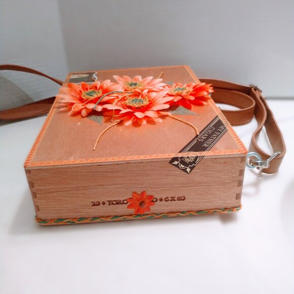 Suenos de Saundra Upcycled Collection, Jaime Garcia, My Father Cigar Box, Purse - Picture 3 of 12